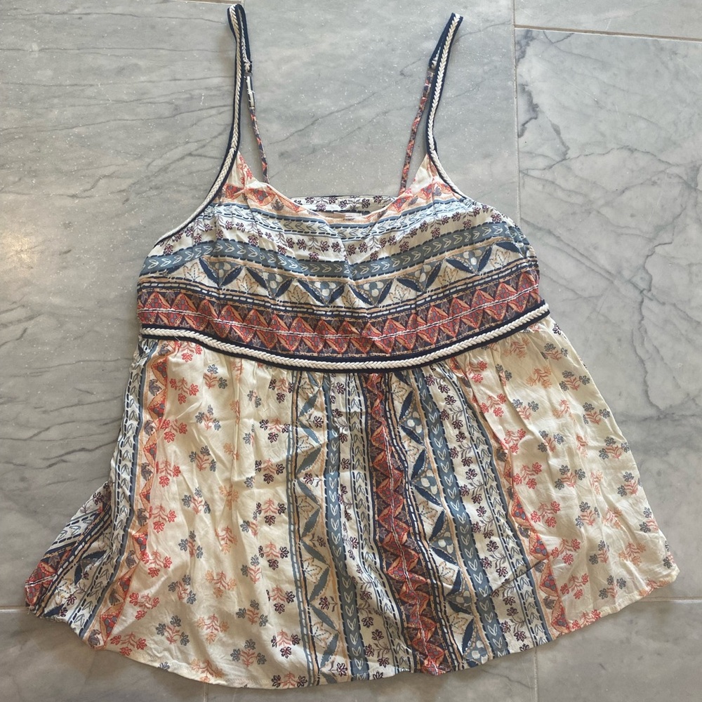 Pink/blue/white patterned tank top. Size L.